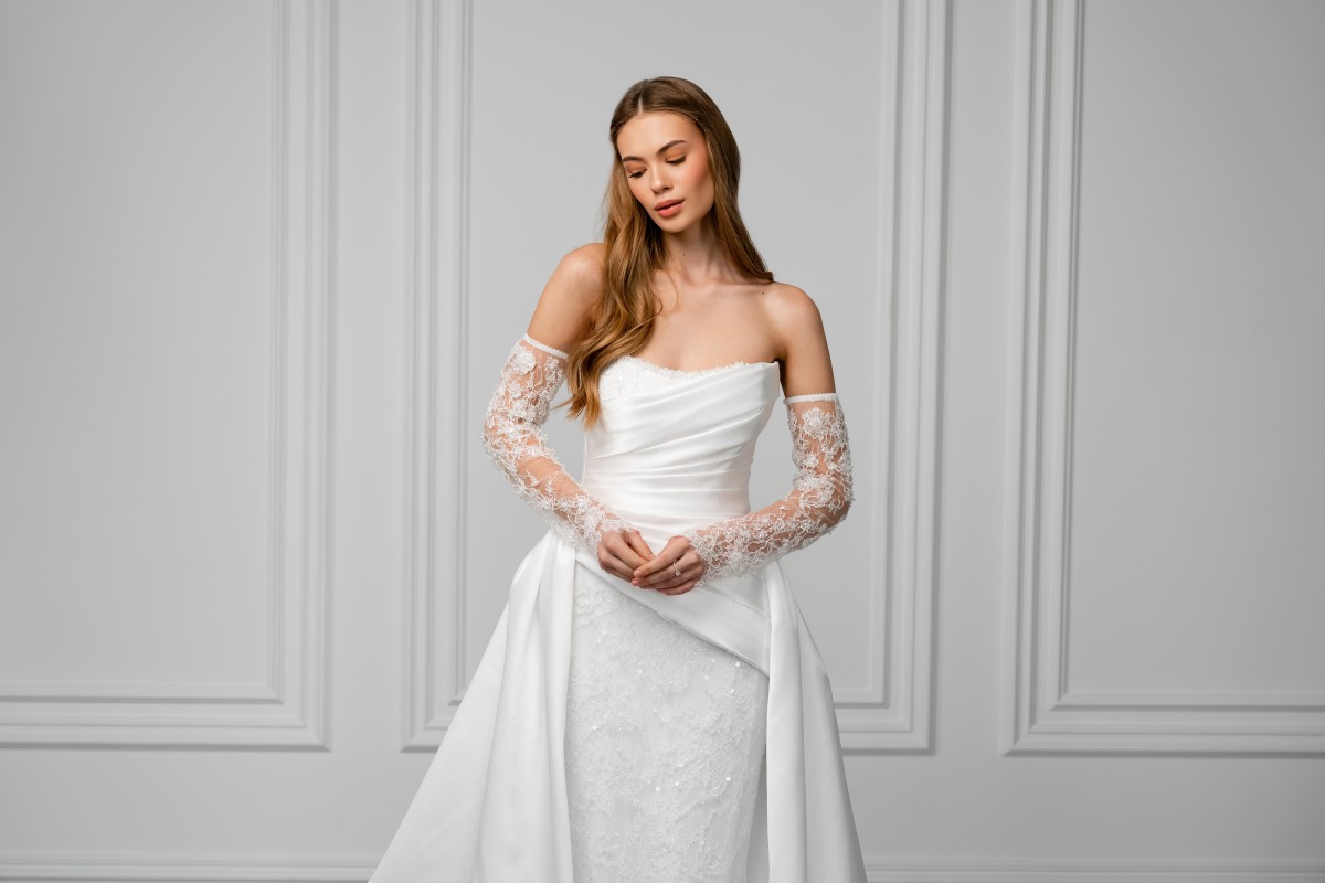 Modern brides are increasingly looking for more than just a beautiful dress — they want a unique look that reflects their personality, style, and the mood of their special day. This is exactly the idea behind Khrys Style — a brand created as a space where bridal fashion meets individuality, quality craftsmanship, and attention to detail.